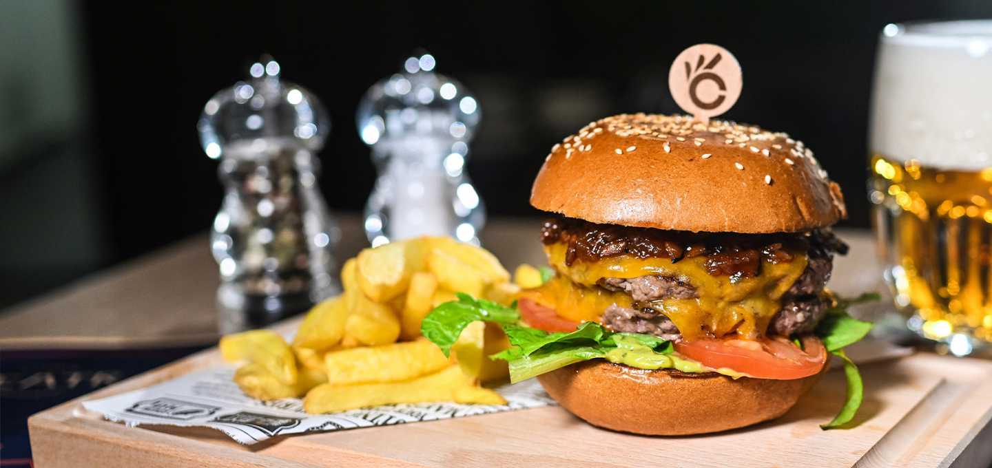 Bomba burgery v Teátru