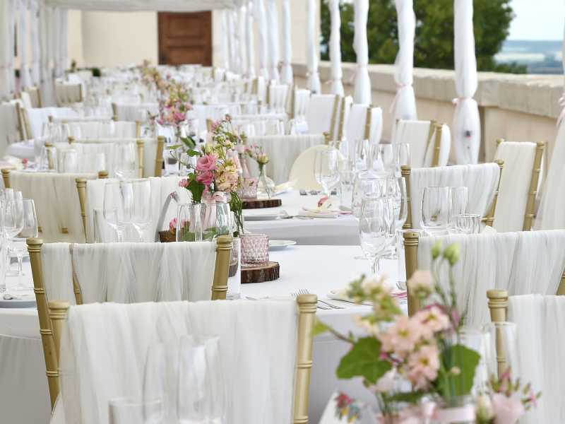 Brunch, raut, symposion? Jak se neztratit ve výrazech pro stolování