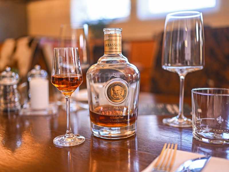 Skvělé rumy s příběhem: Diplomático, Flor de Caña, A.H. Riise