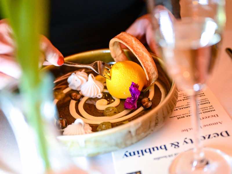 Piazza Caffè očarovaly Dezerty a bubliny